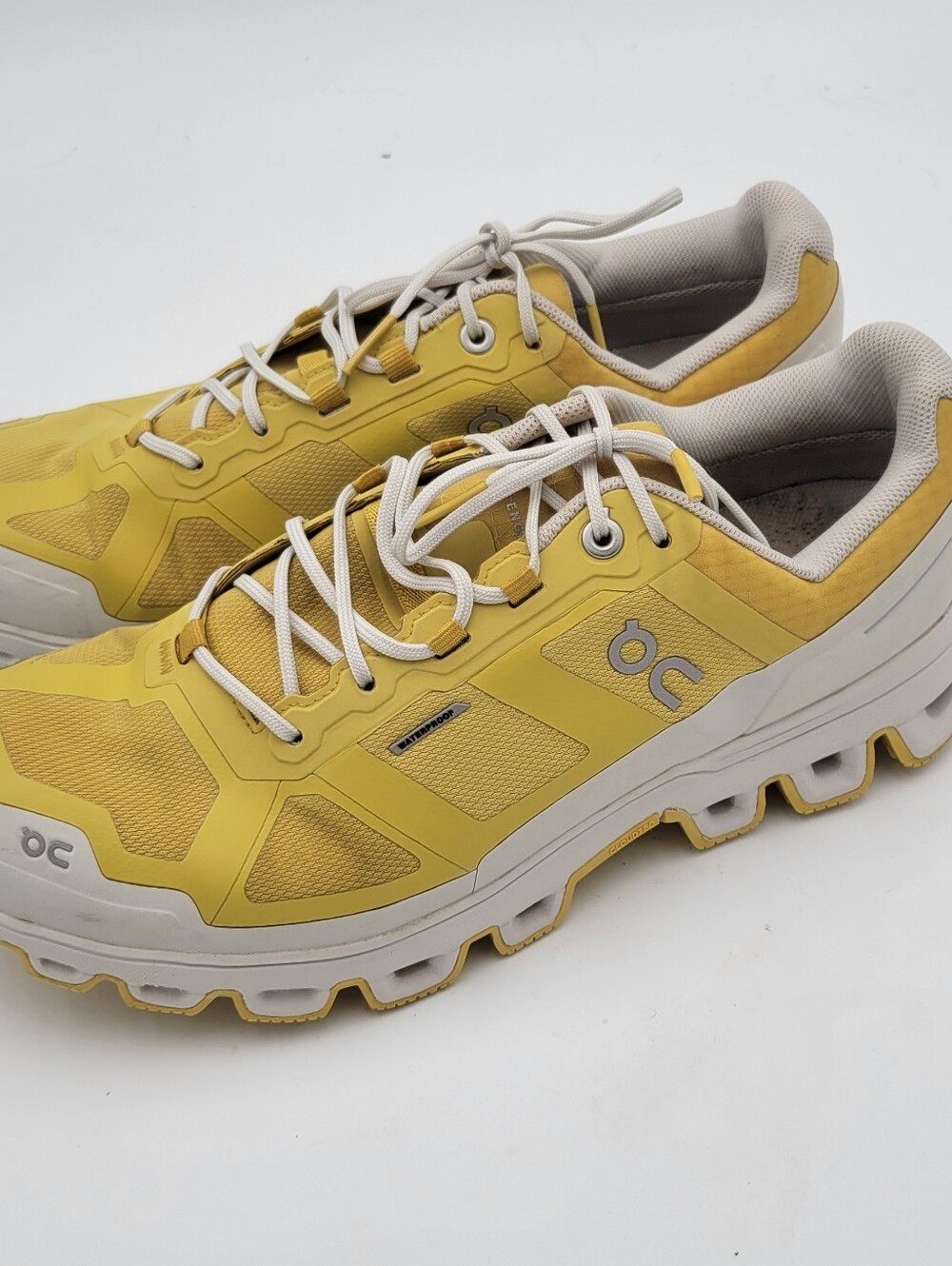 ON Women's Cloudventure Waterproof running shoes Mustard/Plearl size 10 - Picture 5 of 9